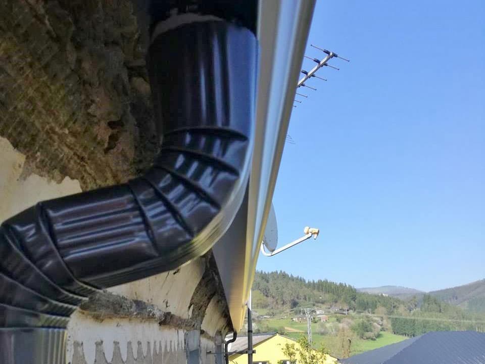 Trabajos en canalones y bajantes en Lugo y A Coruña